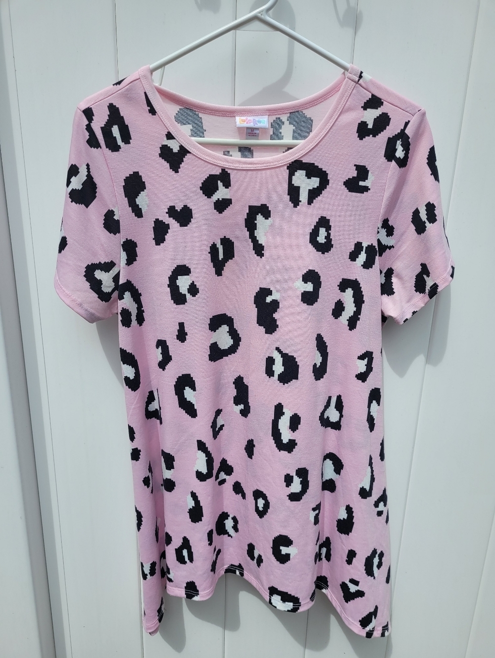 NWOT Large LuLaRoe Melissa Shark Bite Hem Tunic Top